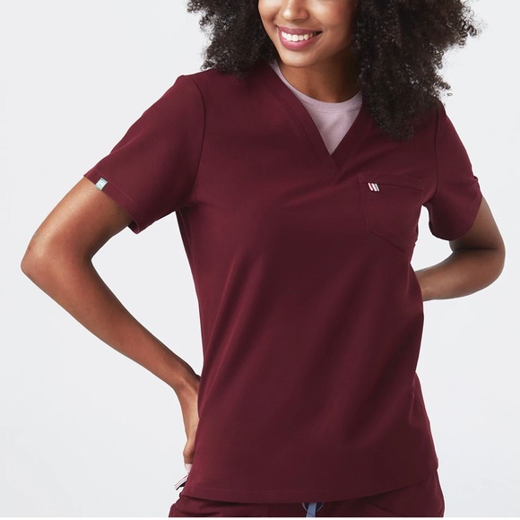 Mediclo burgundy one-pocket scrub top and straight-leg cargo pant. - Picture 2 of 2